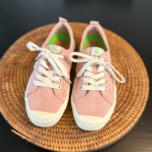 Cariuma OCA Low Rose Canvas Sneakers Pink Low Top Lace Up Shoes Womens